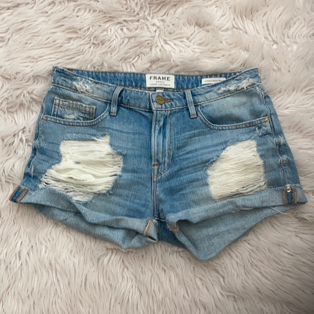 FRAME le grand garçon distressed denim short